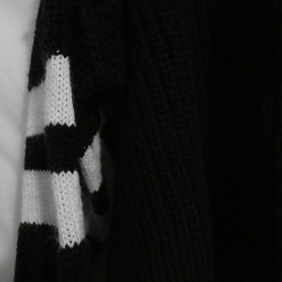 RETROD, medium, hooded striped black and white knit sweater - Picture 16 of 16